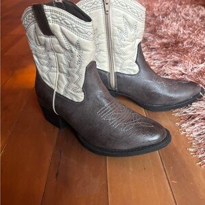 Coconuts by Matisse Brown and Cream Western Ankle Boots